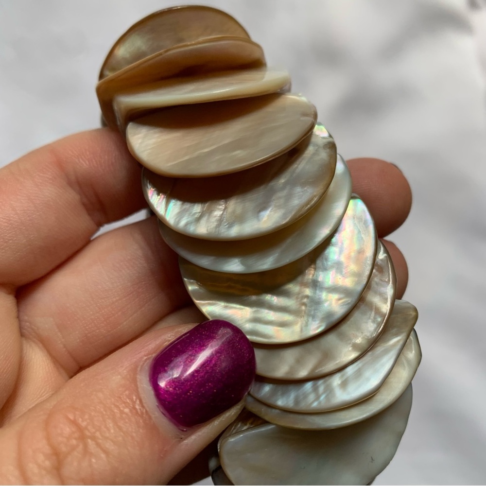 Shell Bracelet - Picture 2 of 3